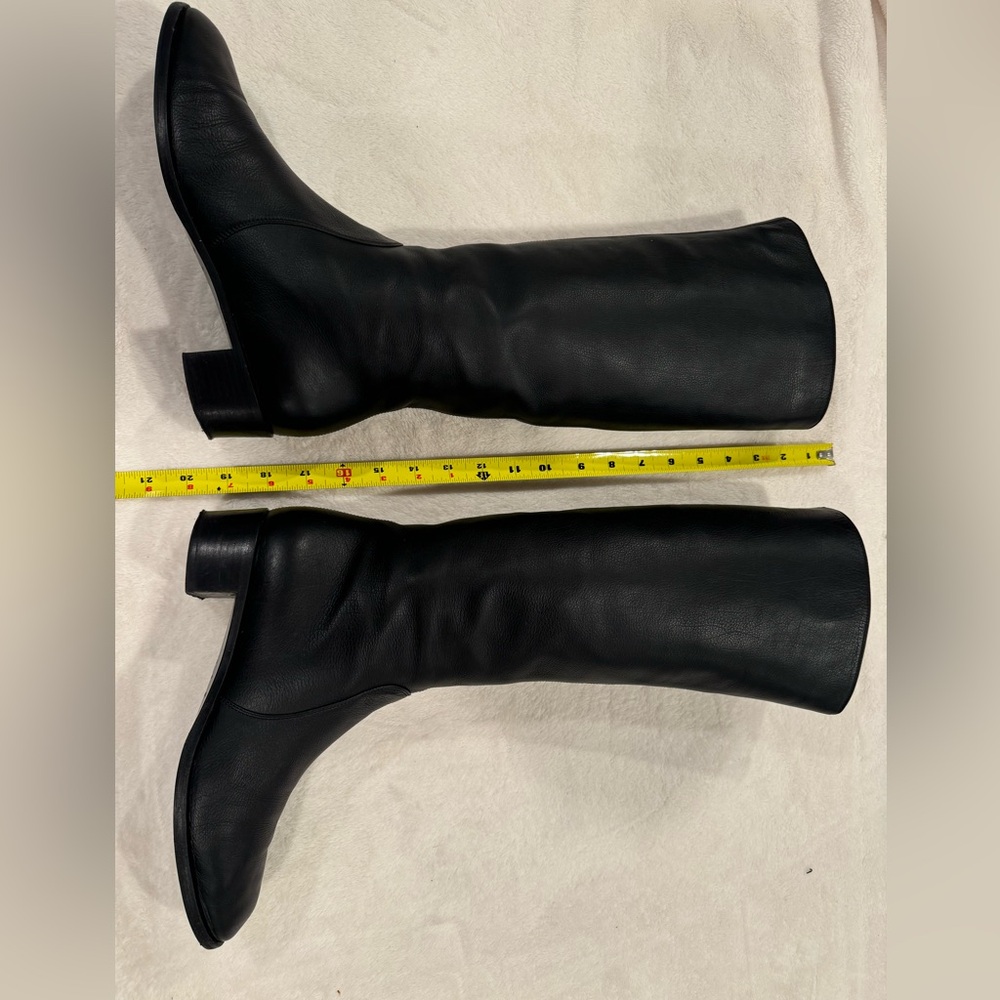 Sergio Rossi Elegant Black Leather knee Boots